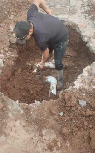 REPARACION DE FUGA EN BARRIO LA MESA