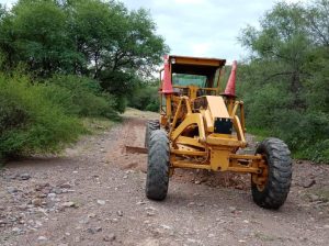 REALIZAN MANTENIMIENTO EN CAMINO DEL LLANITO